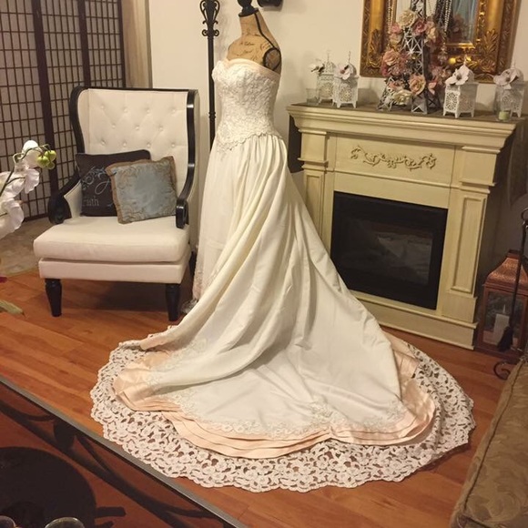 DaVinci Satin Sweetheart Ball Gown Beaded Lace - Picture 8 of 8